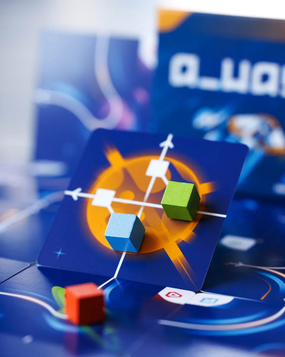 Photographie du jeu a_way édité par Blue Orange, carte soleil Carte illustrée soleil du jeu a_way, édition Blue Orange